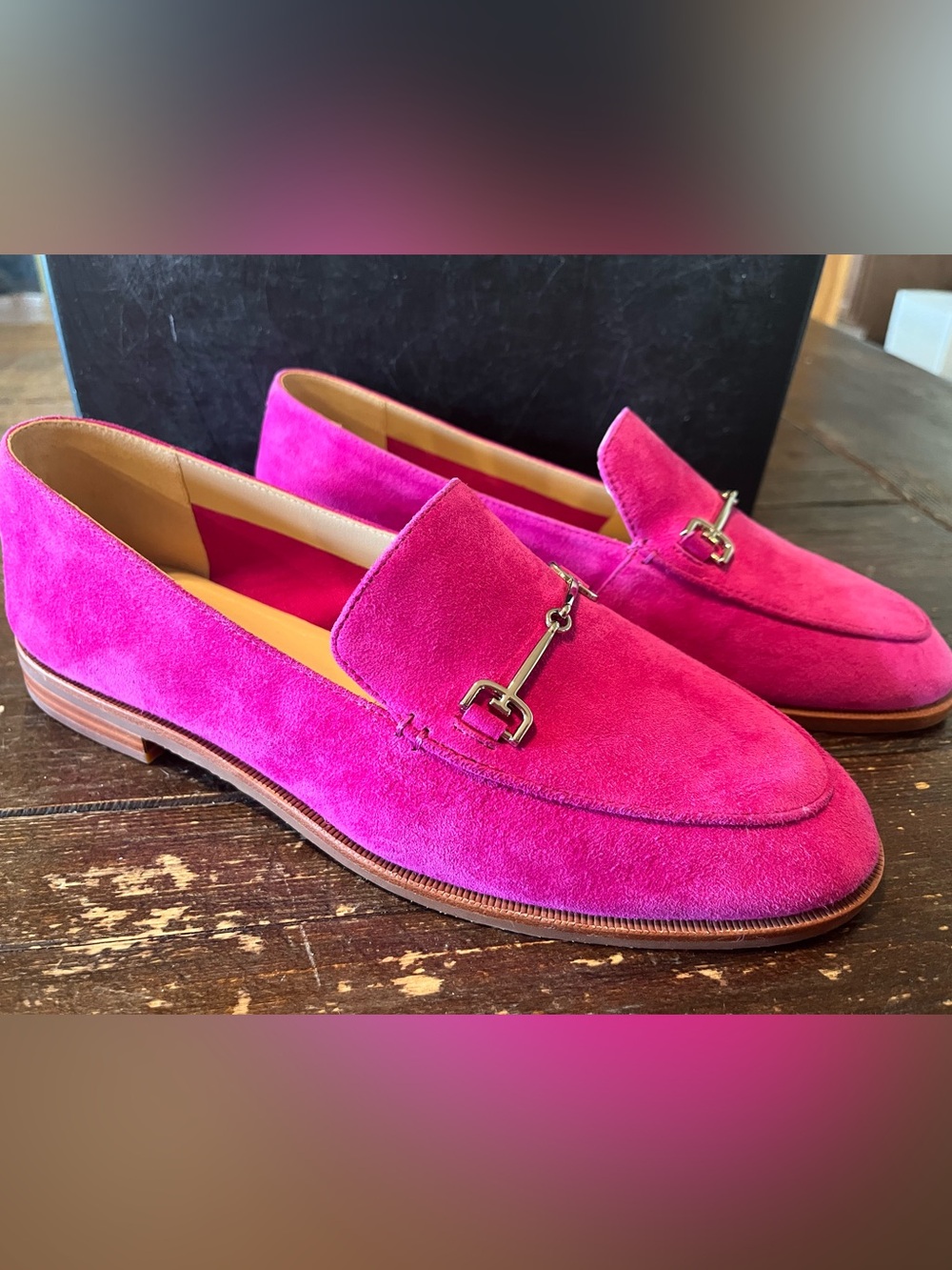 Fun Women's Suede Loafers in Vibrant Fuchsia with Metal Bit NWOT Size 37
